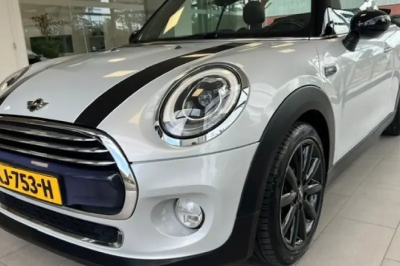 MINI Cabrio (2016)