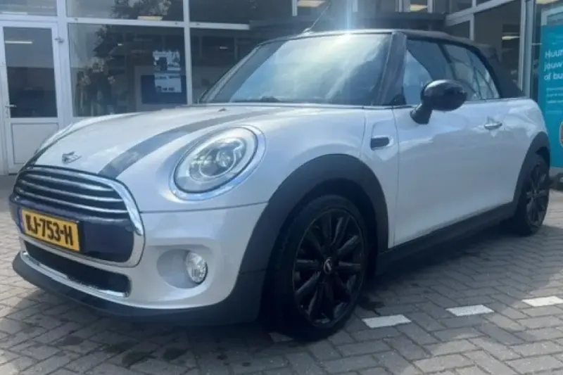 MINI Cabrio (2016)