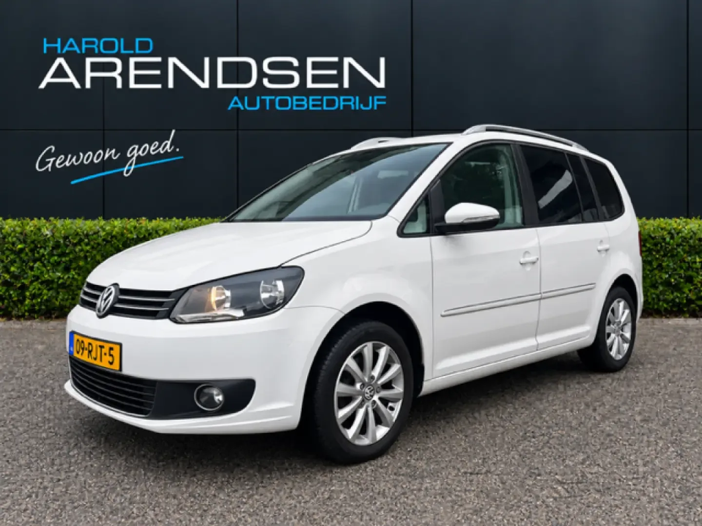 Volkswagen Touran (2011) — foto 1