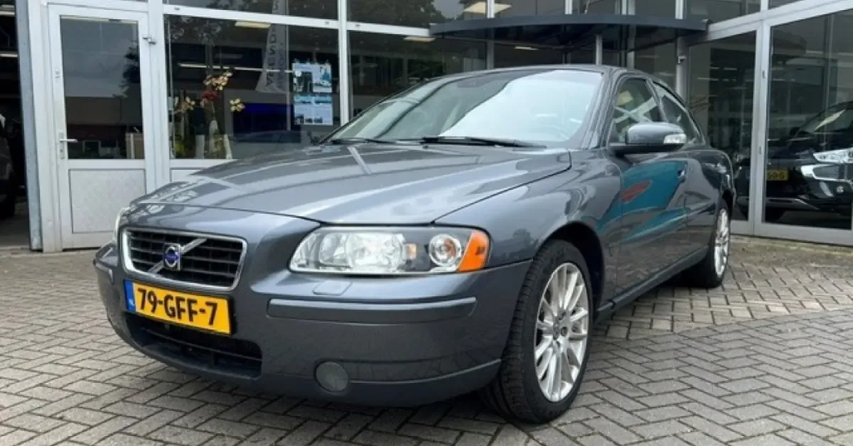 Volvo S60 (2008) — foto 1