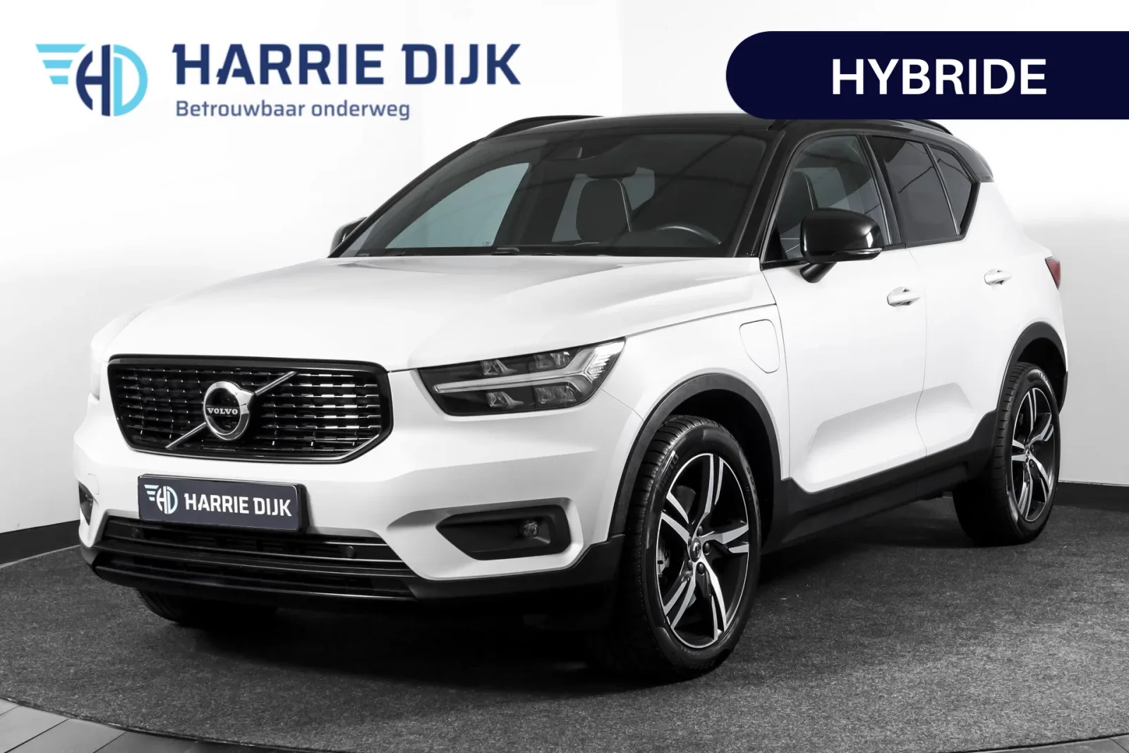 Volvo XC40 (2021) — foto 1