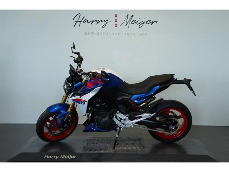 BMW F 900 R (2026) — foto 1