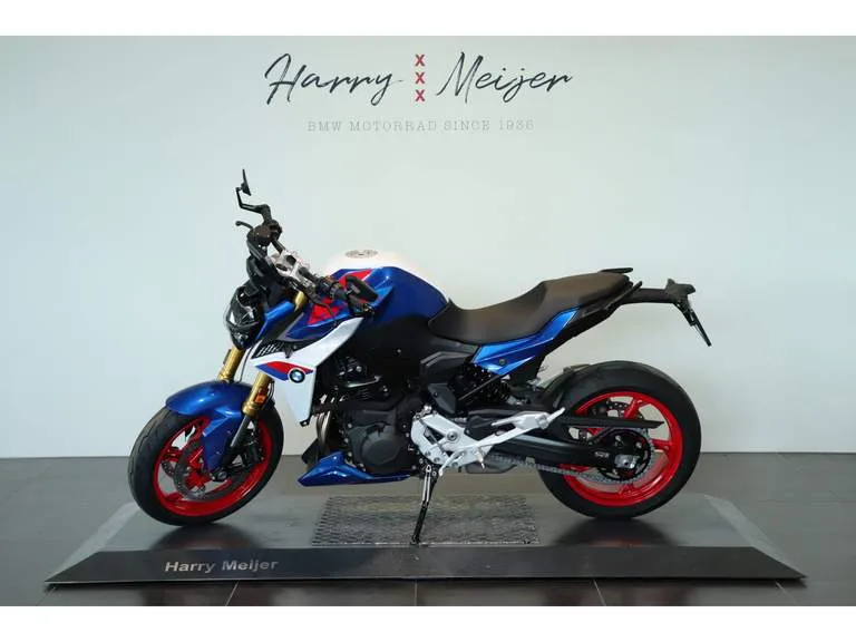 BMW F 900 R (2026) — foto 1
