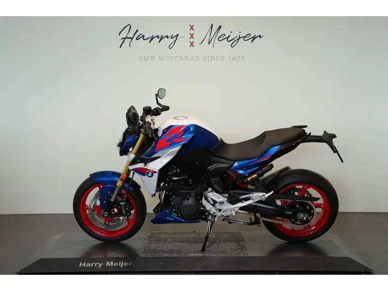 BMW F 900 R (2026) — foto 1