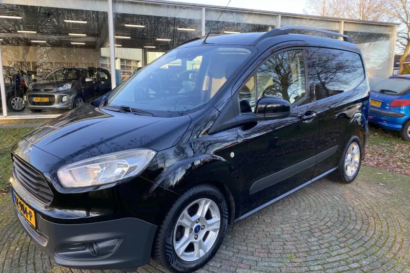 Ford Transit Courier (2016)