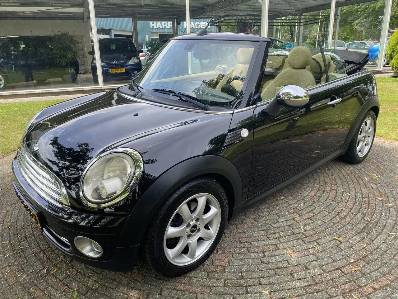 MINI Cabrio (2009) — foto 1