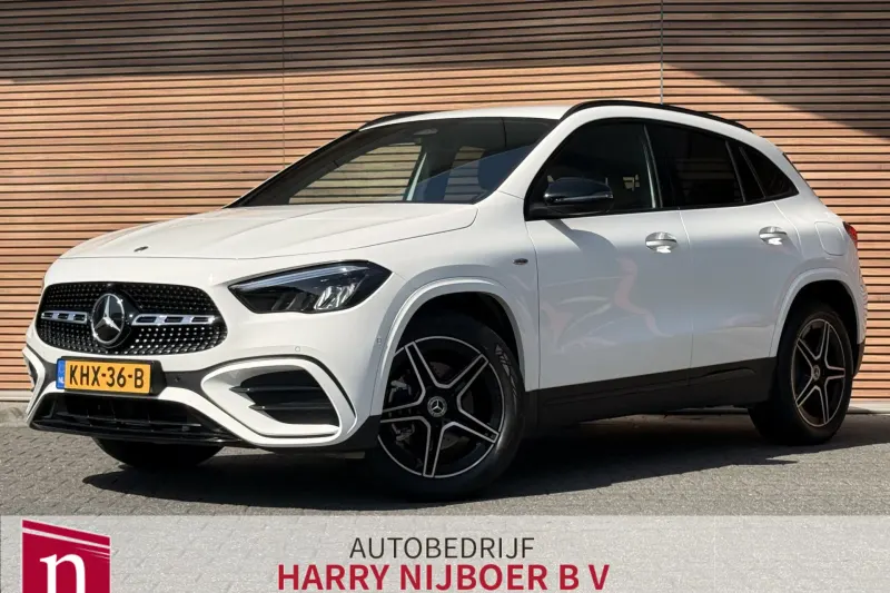 Mercedes-Benz GLA (2025)