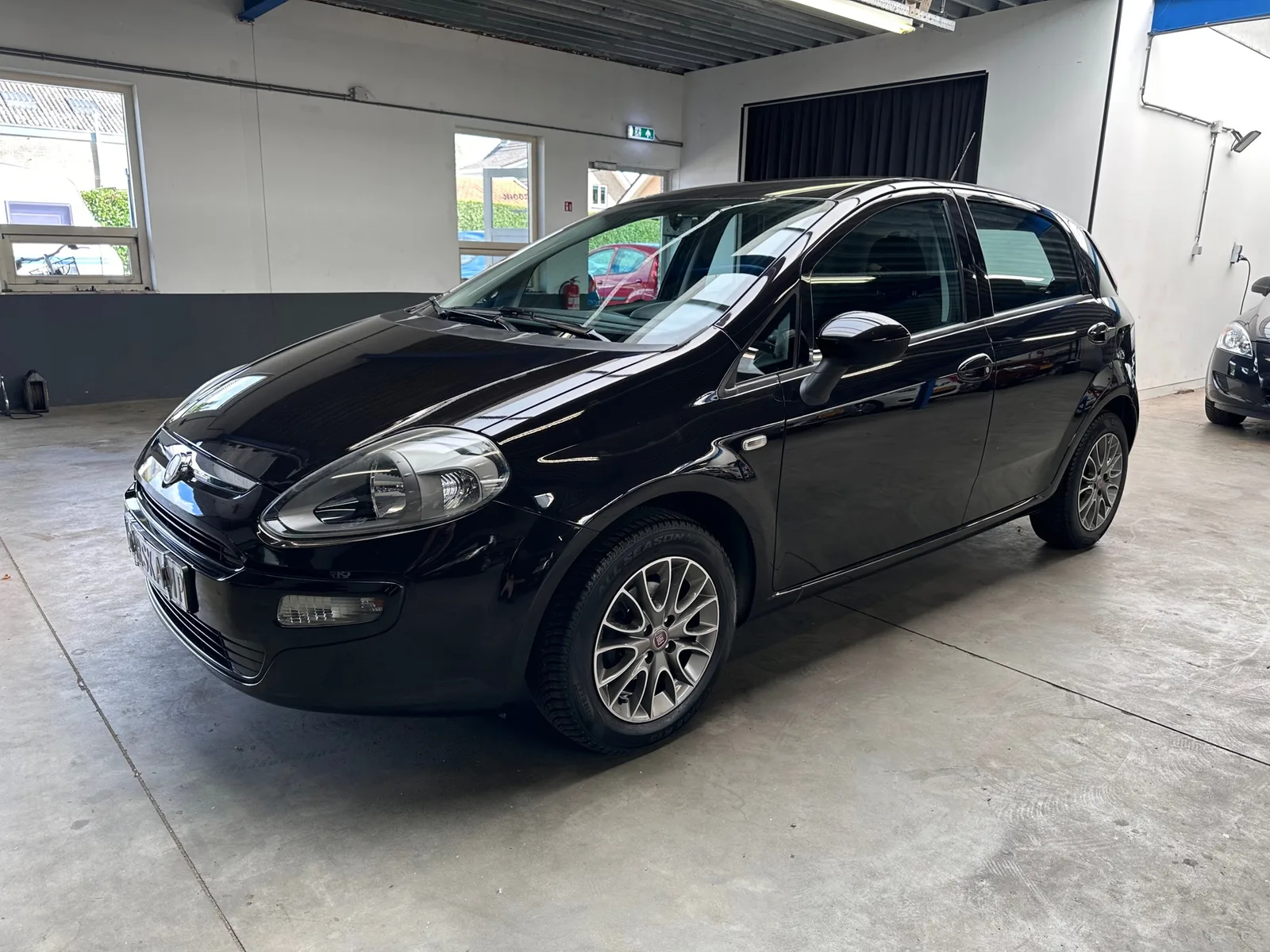 Fiat Punto (2011) — foto 1