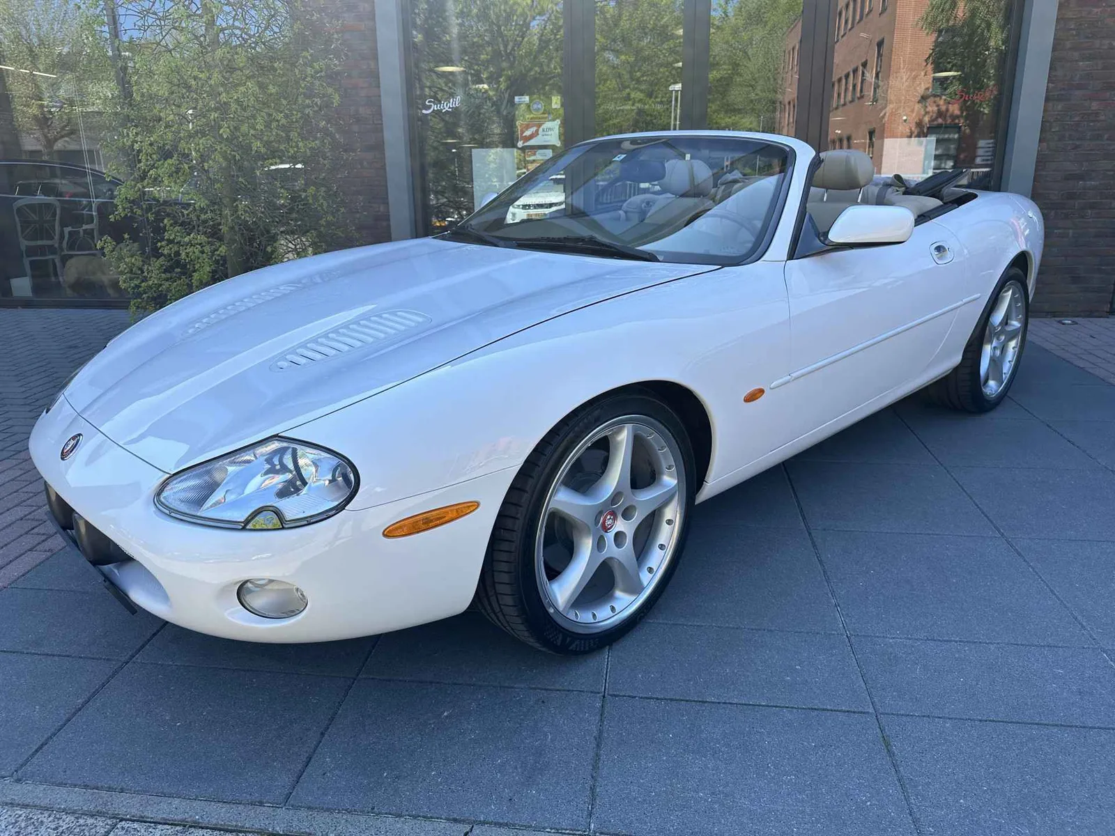 Jaguar XKR (2002) — foto 1