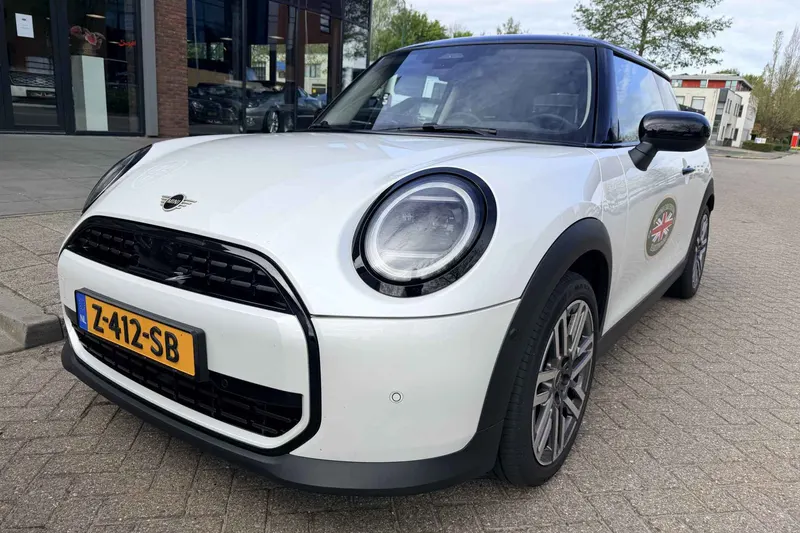 MINI Cooper (2024)