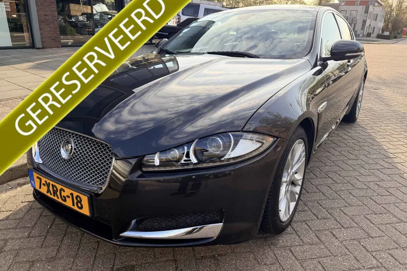 Jaguar XF (2012)