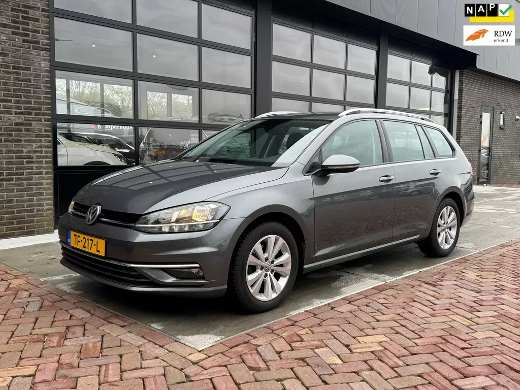 Volkswagen Golf (2018) — foto 1