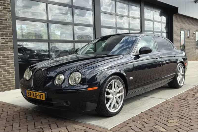 Jaguar S-Type (2004)