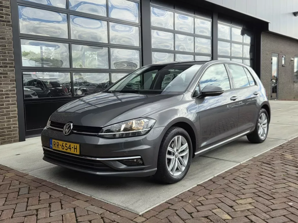Volkswagen Golf (2018) — foto 1