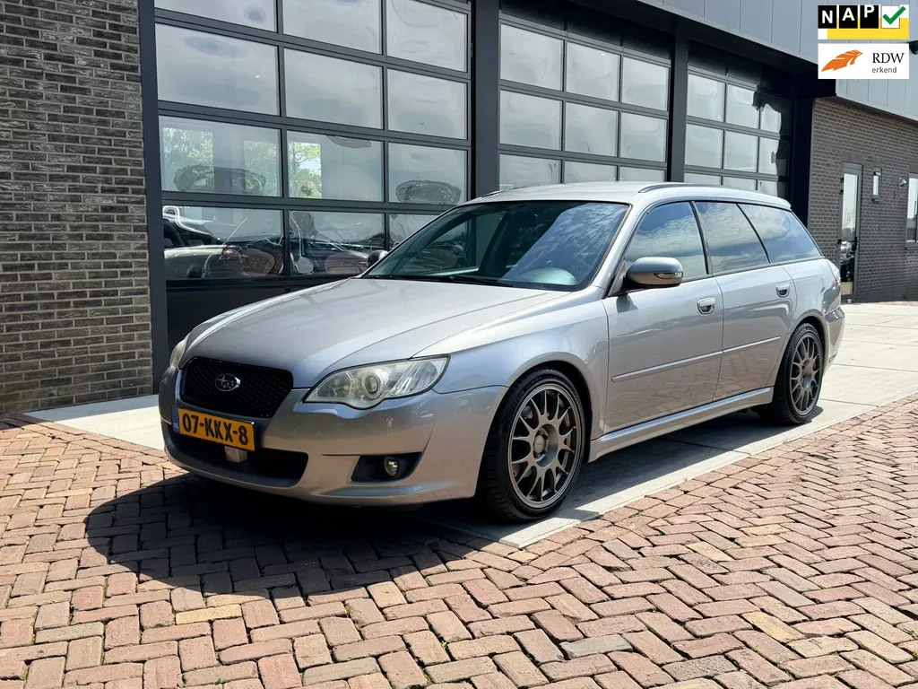 Subaru Legacy (2010) — foto 1