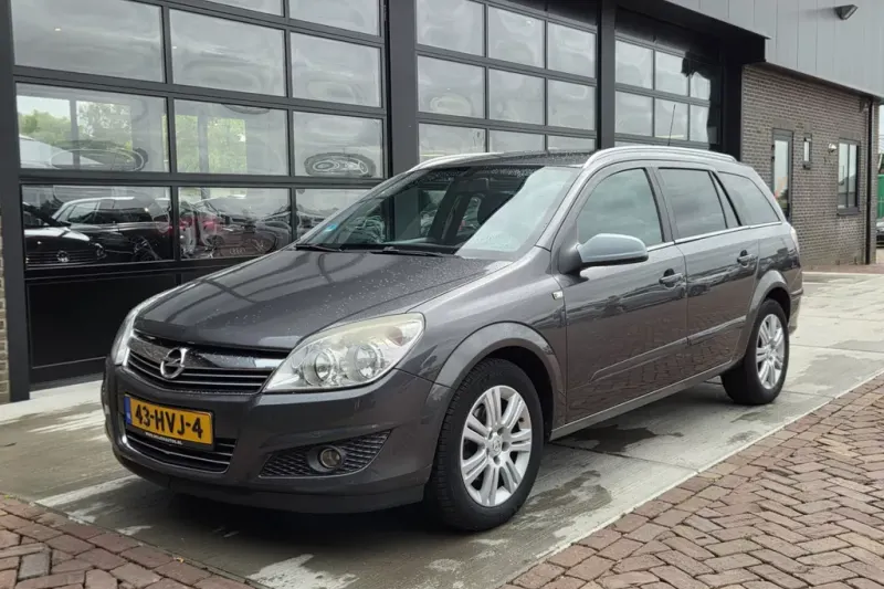Opel Astra (2009)