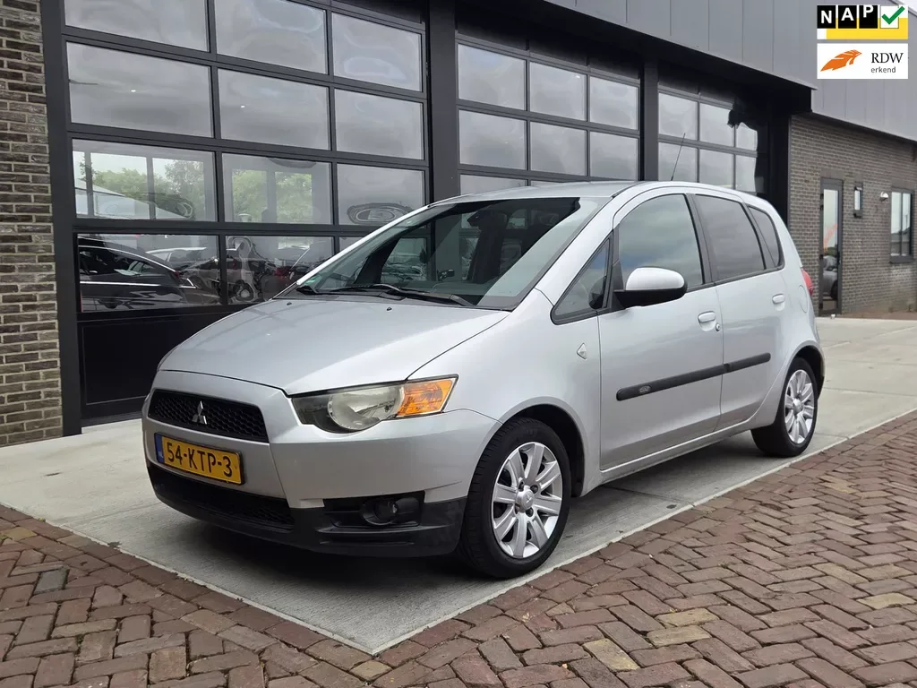 Mitsubishi Colt (2010) — foto 1