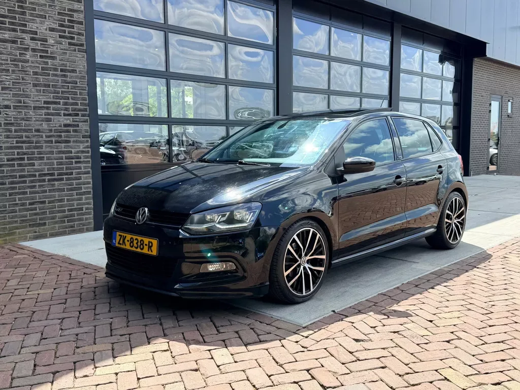 Volkswagen Polo (2016) — foto 1