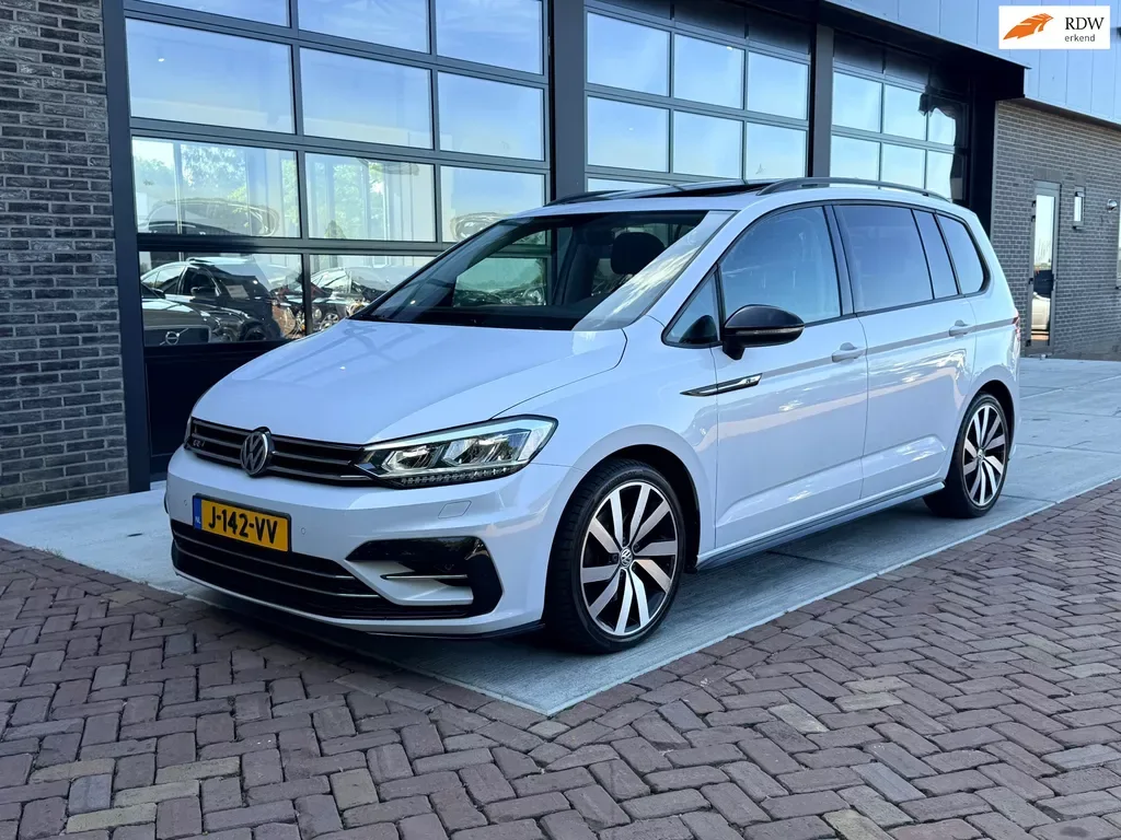 Volkswagen Touran (2018) — foto 1