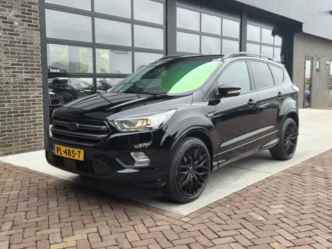 Ford Kuga (2017) — foto 1