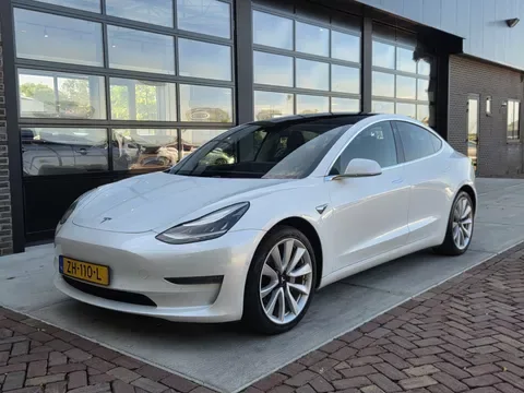 Tesla Model (2019) — foto 1