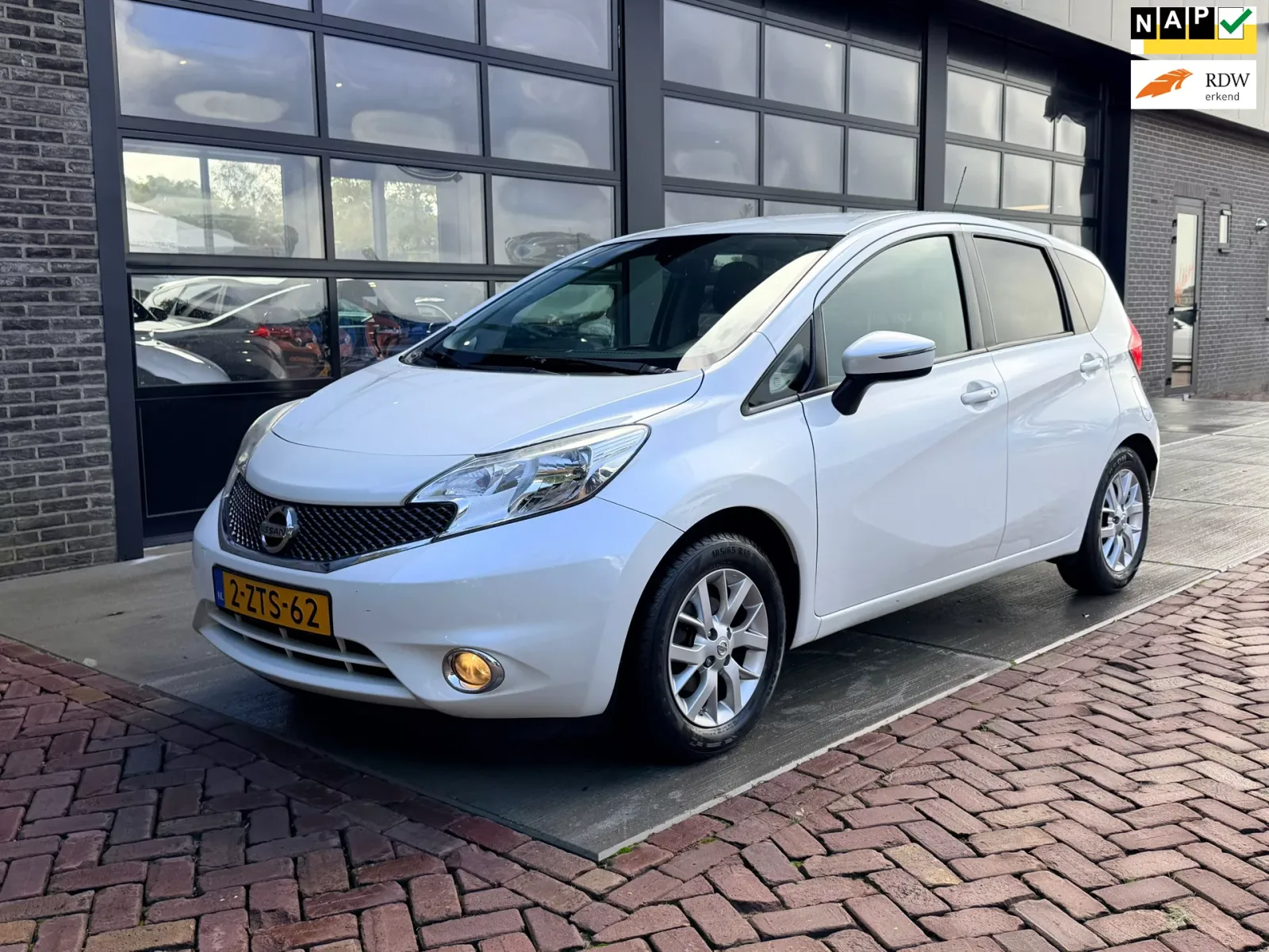 Nissan Note (2015) — foto 1