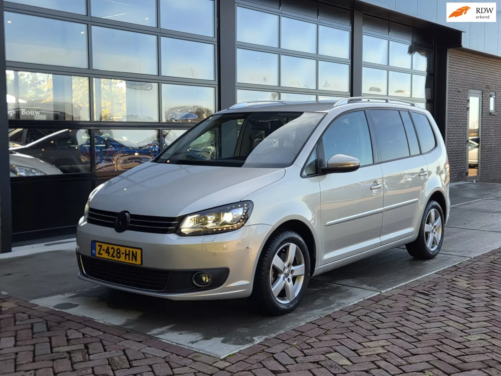 Volkswagen Touran (2012) — foto 1