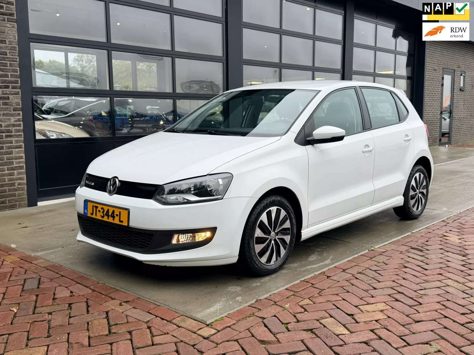 Volkswagen Polo (2016) — foto 1
