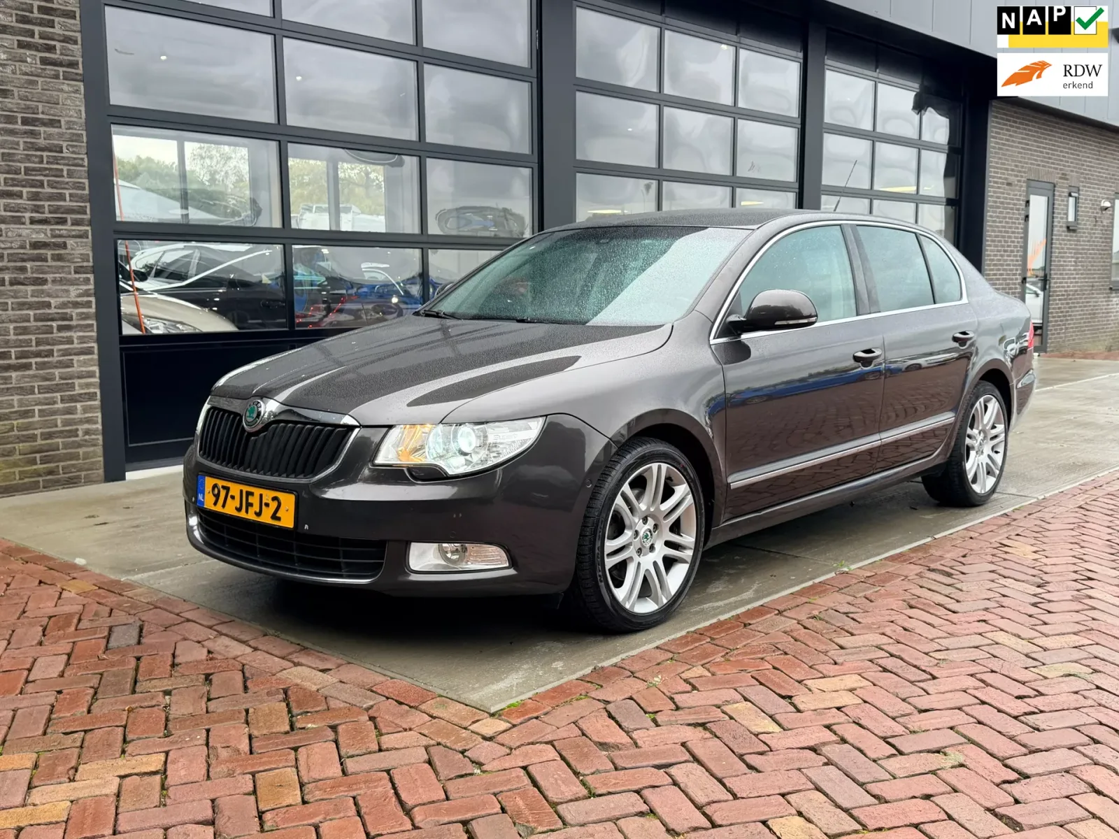 Škoda Superb (2009) — foto 1