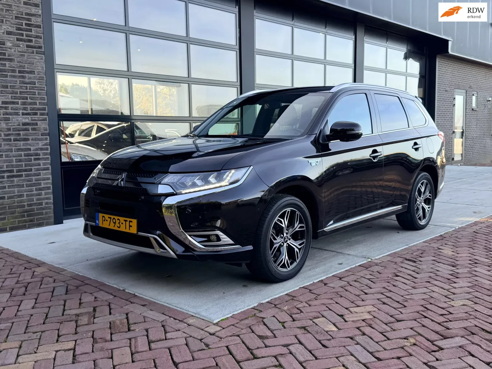 Mitsubishi Outlander (2019) — foto 1