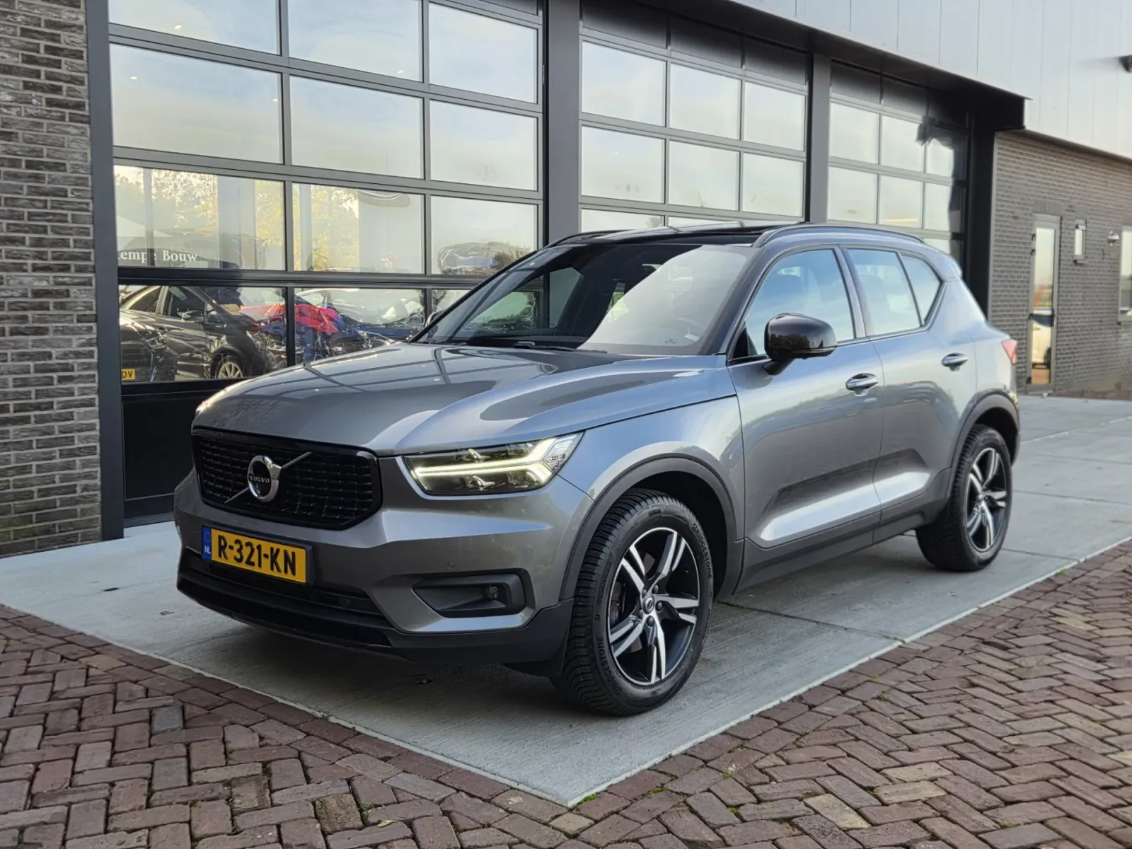 Volvo XC40 (2019) — foto 1