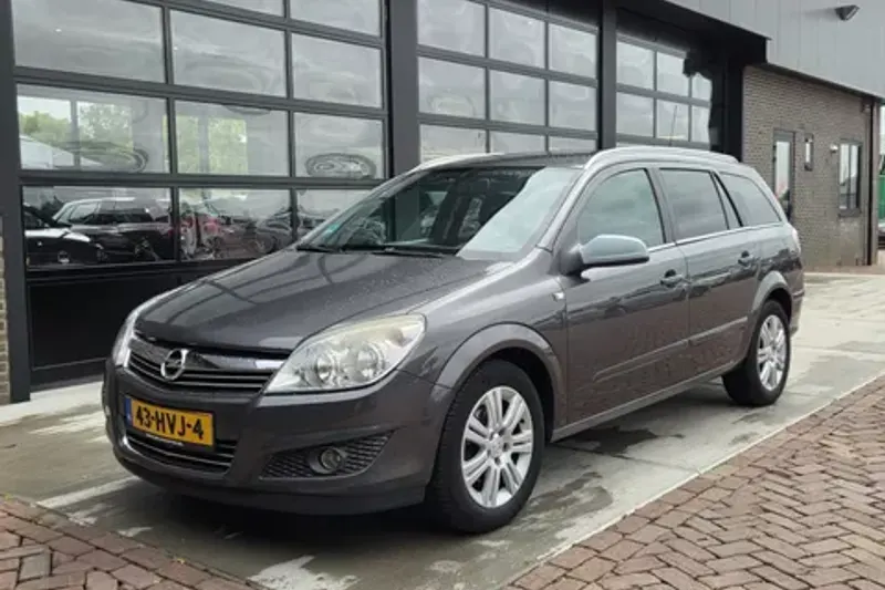 Opel Astra (2009)