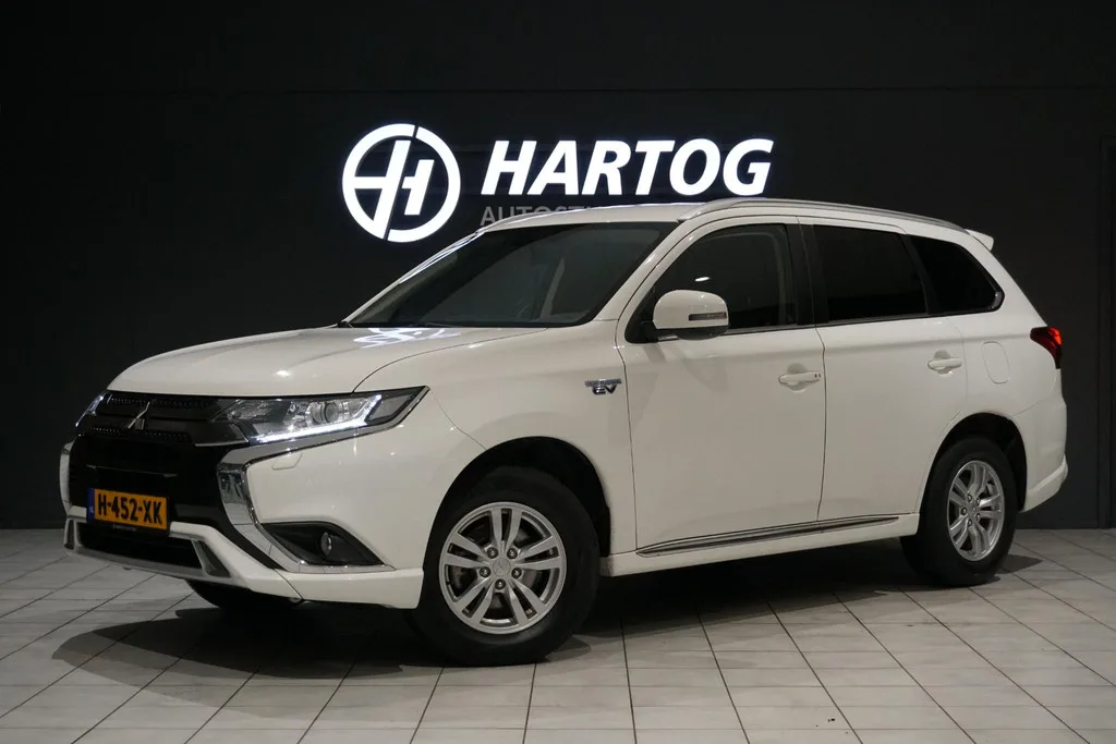 Mitsubishi Outlander (2020) — foto 1