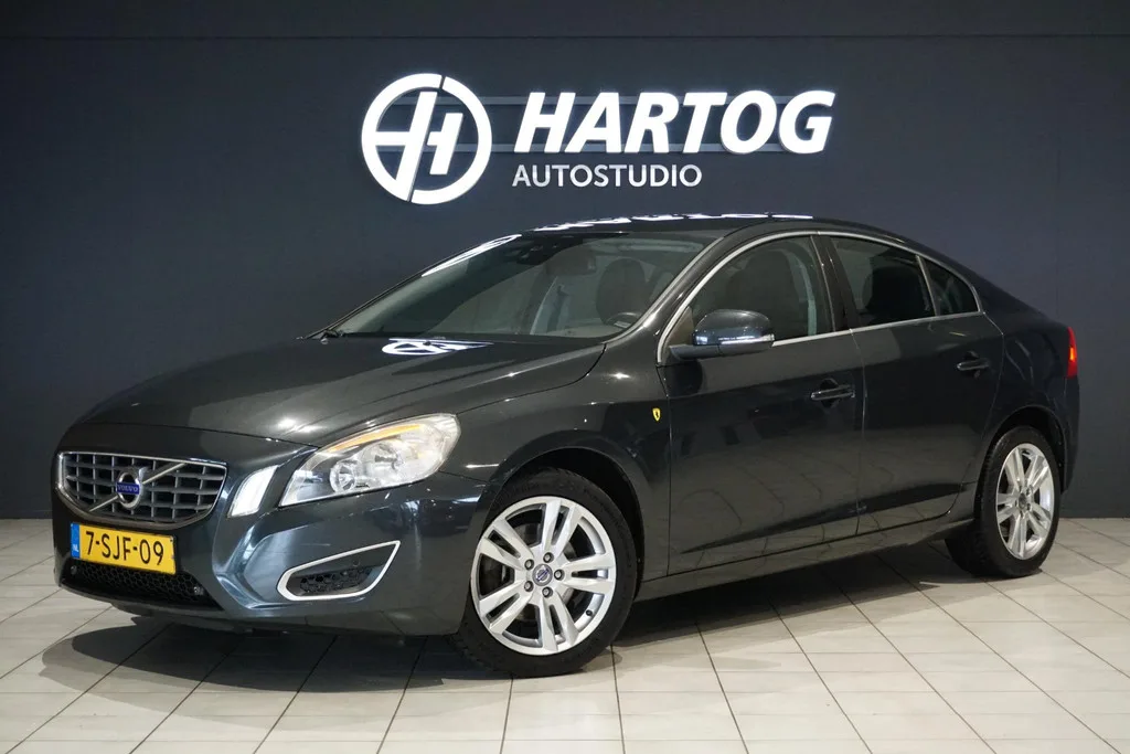 Volvo S60 (2011) — foto 1