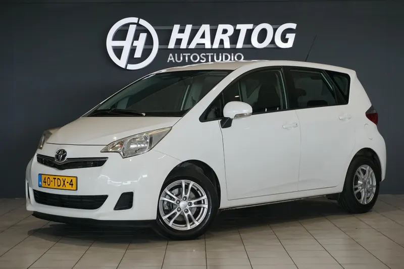 Toyota Verso S (2012)