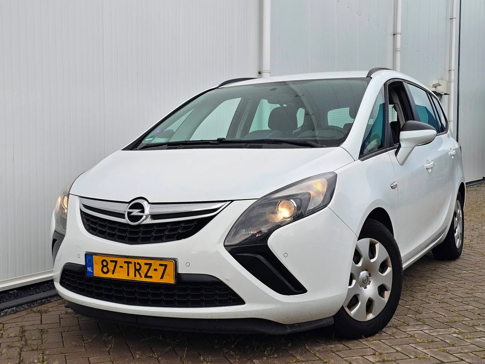 Opel Zafira Tourer (2012) — foto 1