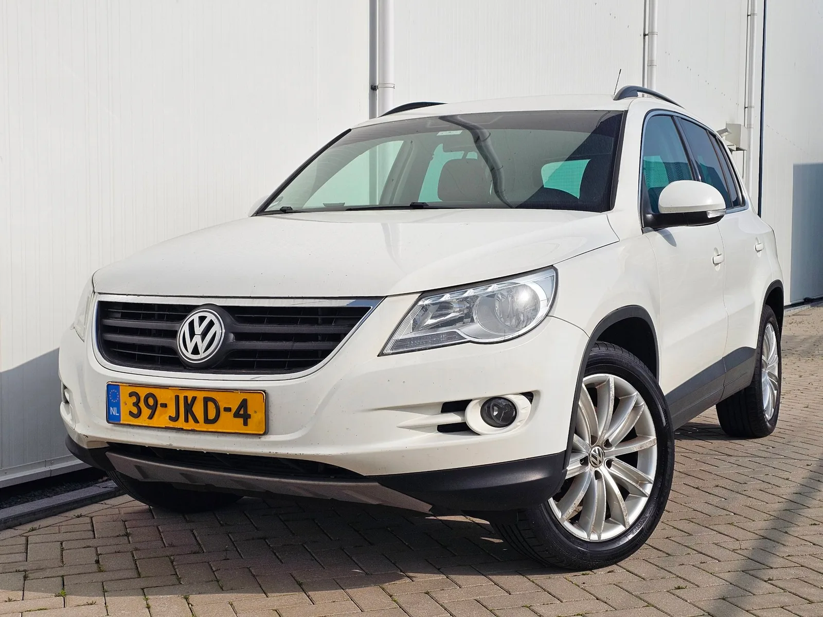 Volkswagen Tiguan (2008) — foto 1