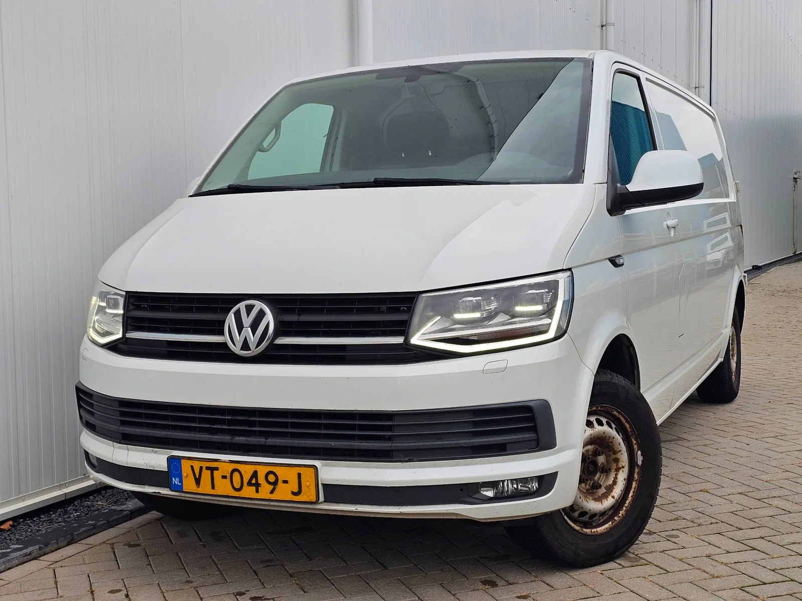 Volkswagen Transporter (2016) — foto 1
