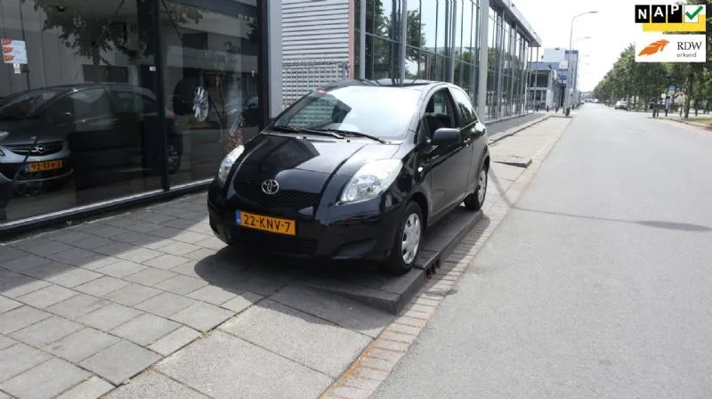Toyota Yaris (2010) — foto 1