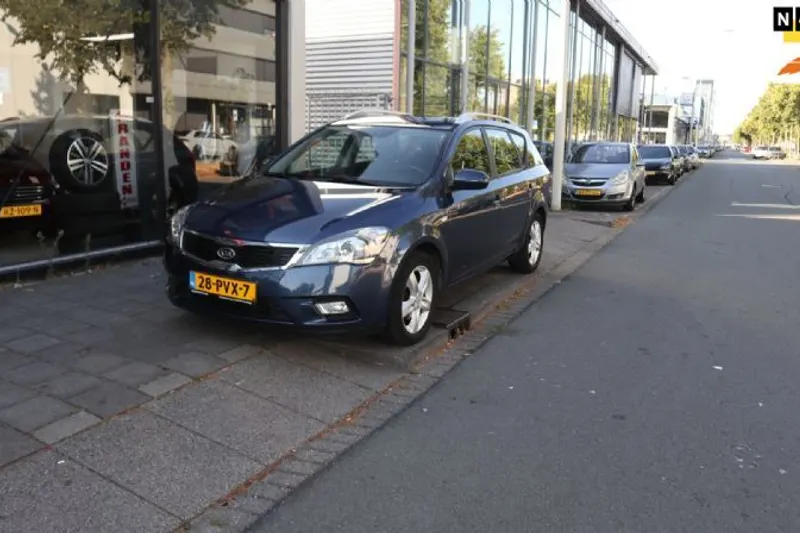 Kia Ceed (2011)
