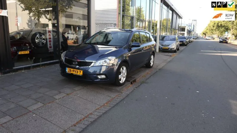 Kia Ceed (2011) — foto 1