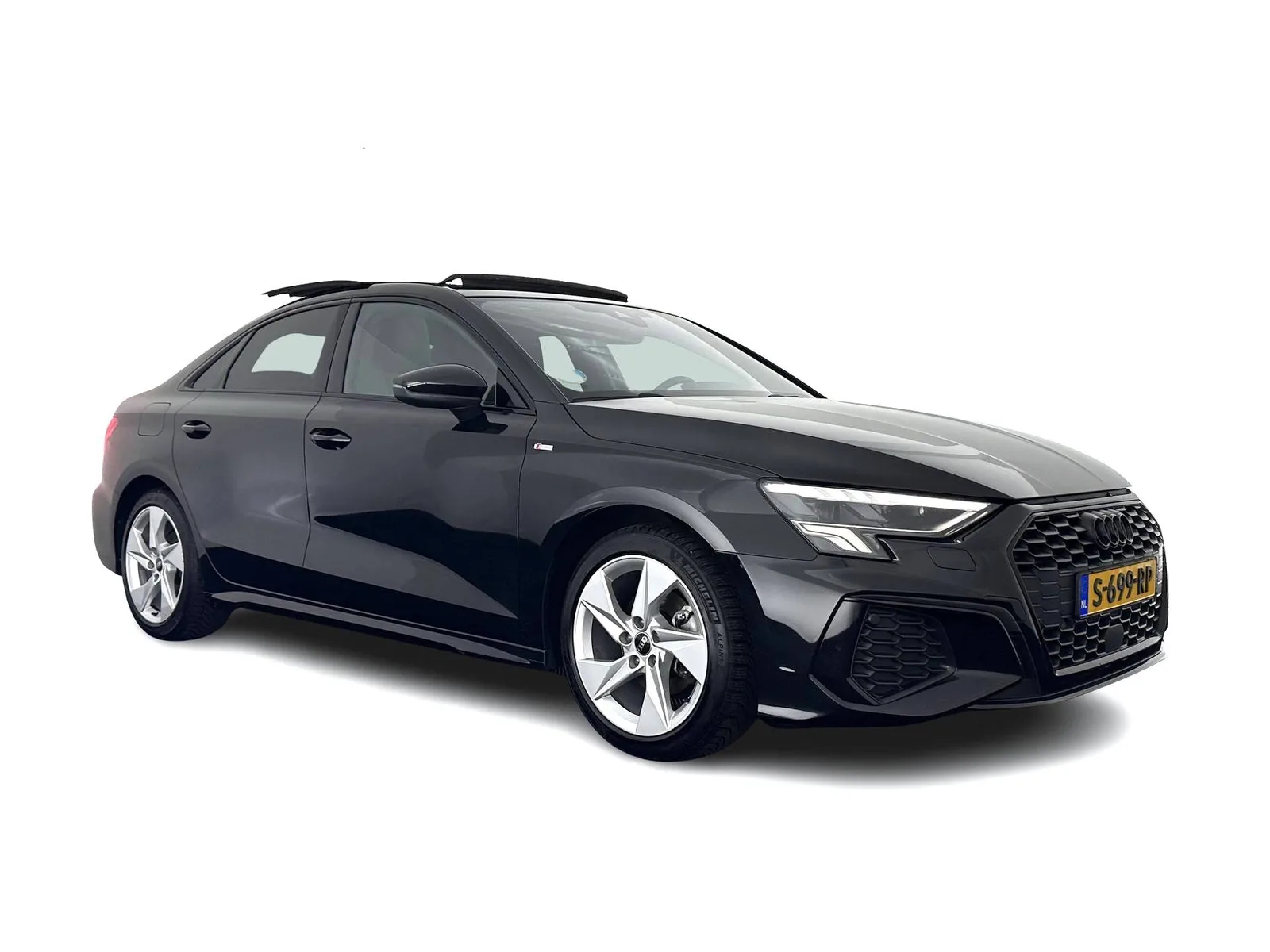 Audi A3 (2023) — foto 1