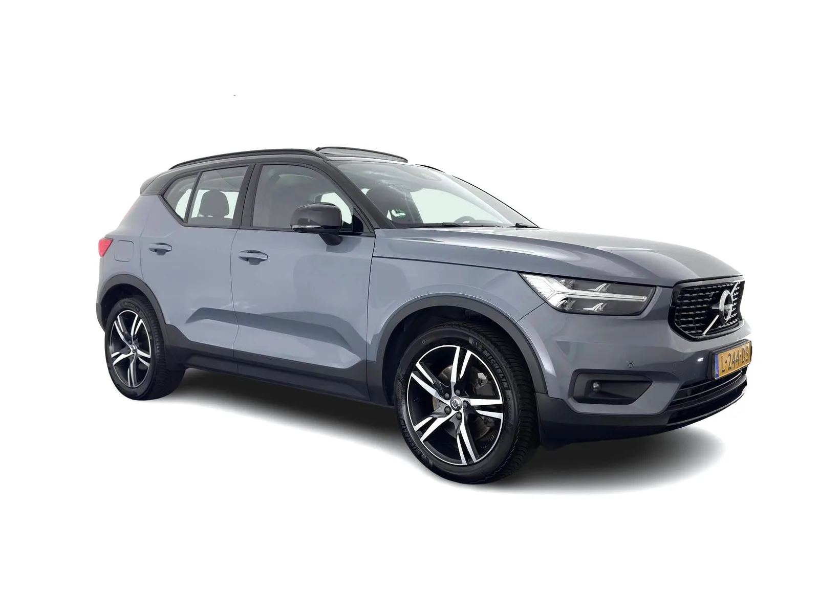 Volvo XC40 (2021) — foto 1