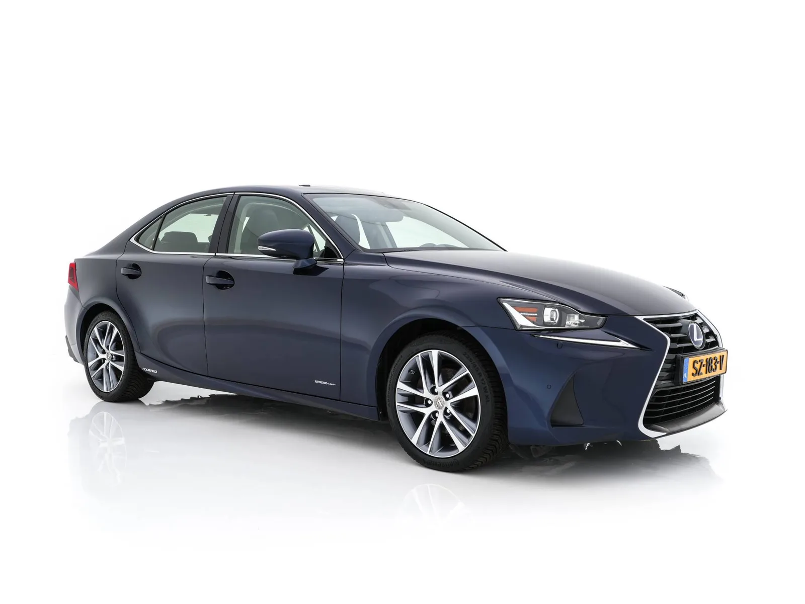 Lexus IS (2018) — foto 1