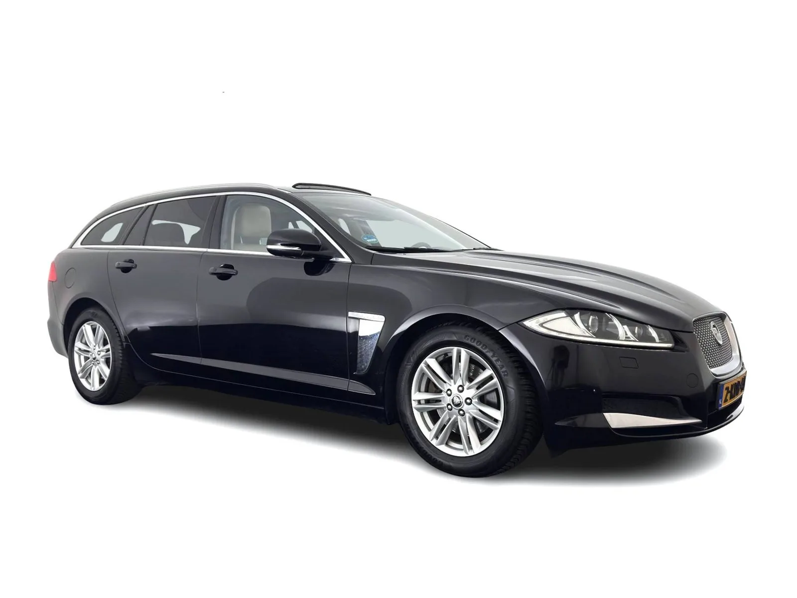 Jaguar XF (2013) — foto 1