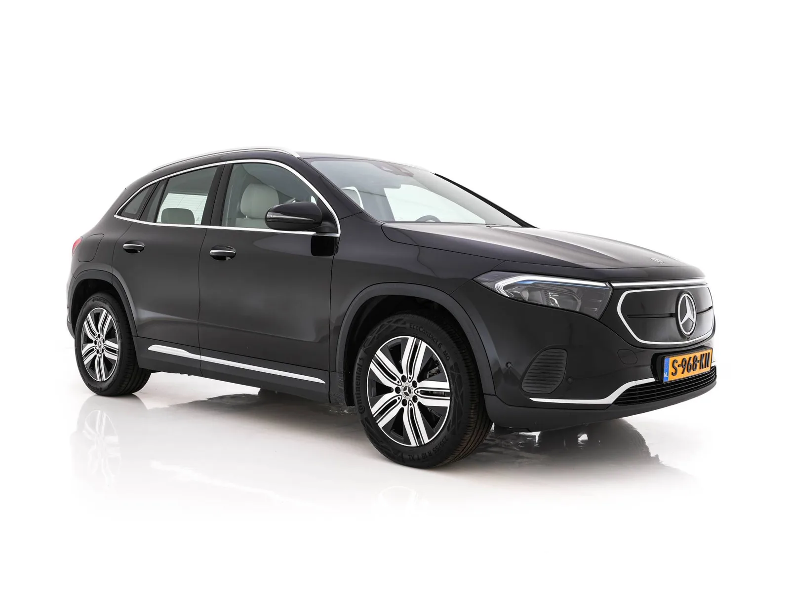 Mercedes-Benz EQA (2023) — foto 1