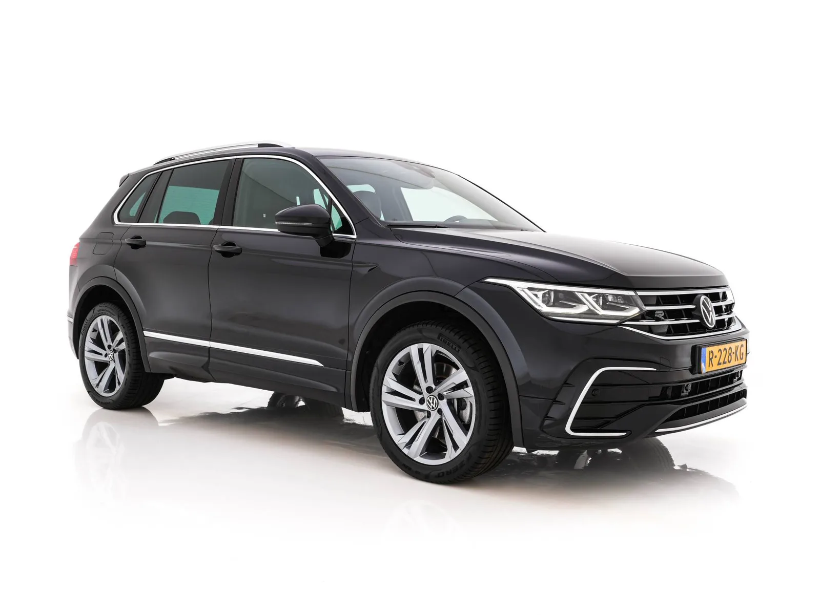 Volkswagen Tiguan (2022) — foto 1