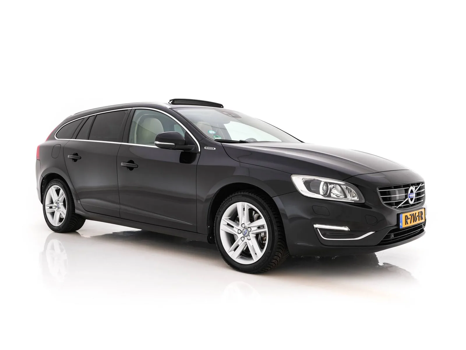 Volvo V60 (2016) — foto 1