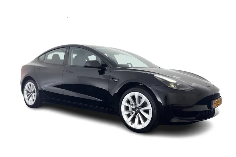 Tesla Model 3 (2023)