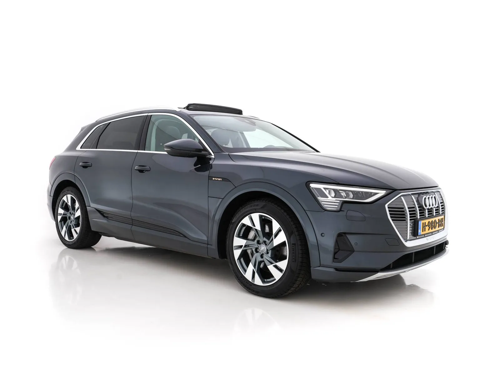 Audi e-tron (2019) — foto 1